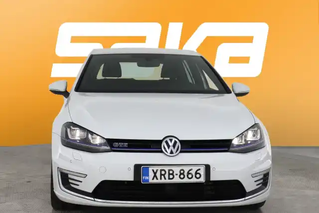 Valkoinen Viistoperä, Volkswagen Golf – XRB-866