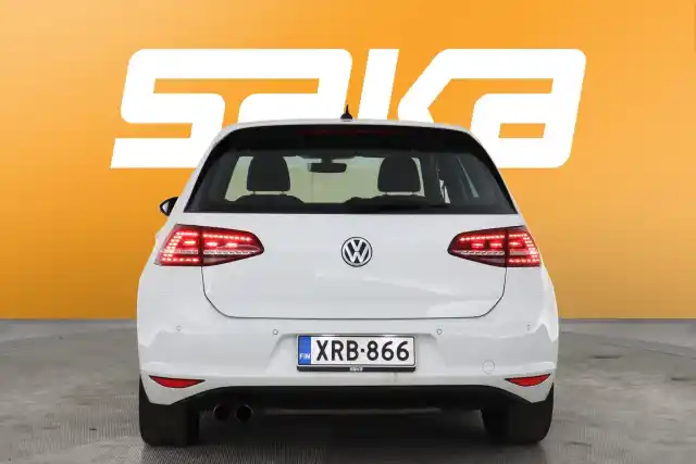 Valkoinen Viistoperä, Volkswagen Golf – XRB-866