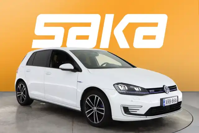 Valkoinen Viistoperä, Volkswagen Golf – XRB-866