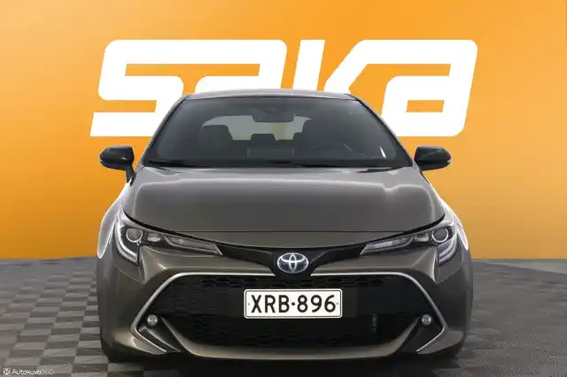 Ruskea Viistoperä, Toyota Corolla – XRB-896