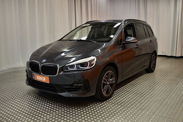 Harmaa Tila-auto, BMW 216 – XRC-147
