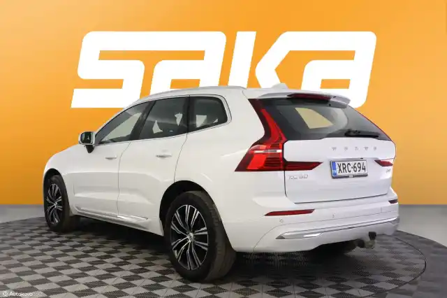 Valkoinen Maastoauto, Volvo XC60 – XRC-694