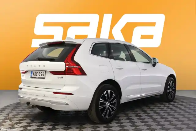 Valkoinen Maastoauto, Volvo XC60 – XRC-694
