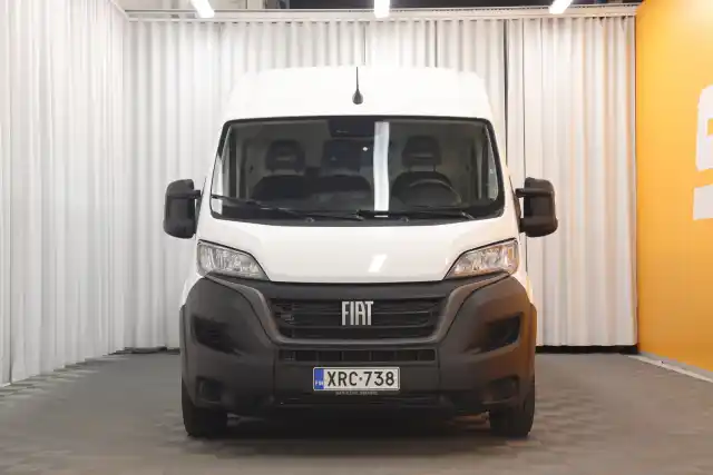 Valkoinen Pakettiauto, Fiat Ducato – XRC-738