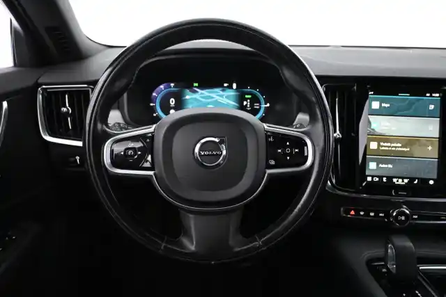 Musta Farmari, Volvo V90 – XRE-365