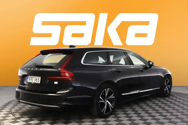 Musta Farmari, Volvo V90 – XRE-365