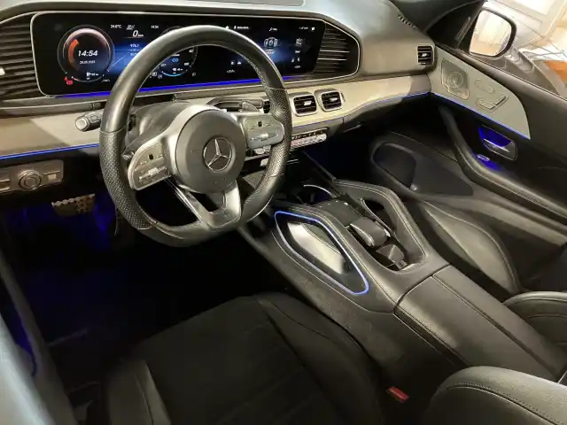 Musta Maastoauto, Mercedes-Benz GLE – XRE-543