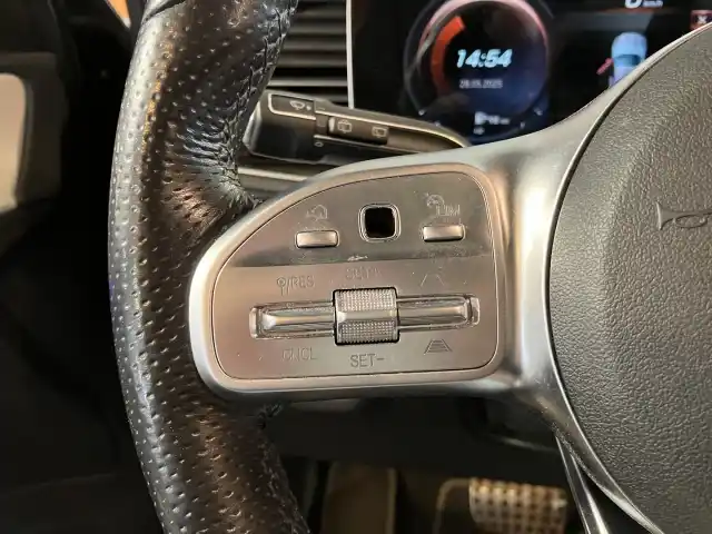 Musta Maastoauto, Mercedes-Benz GLE – XRE-543