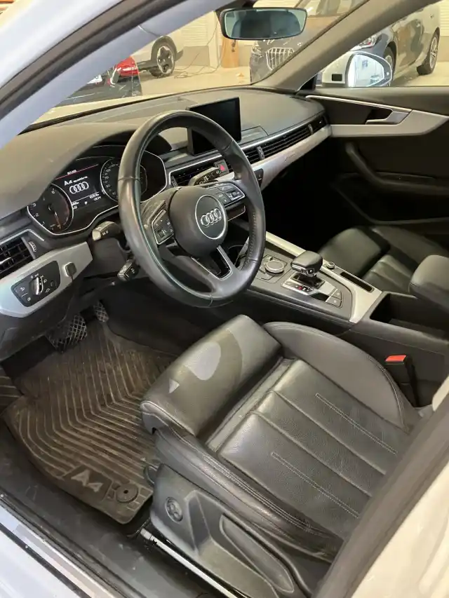 Valkoinen Farmari, Audi A4 – XRE-566