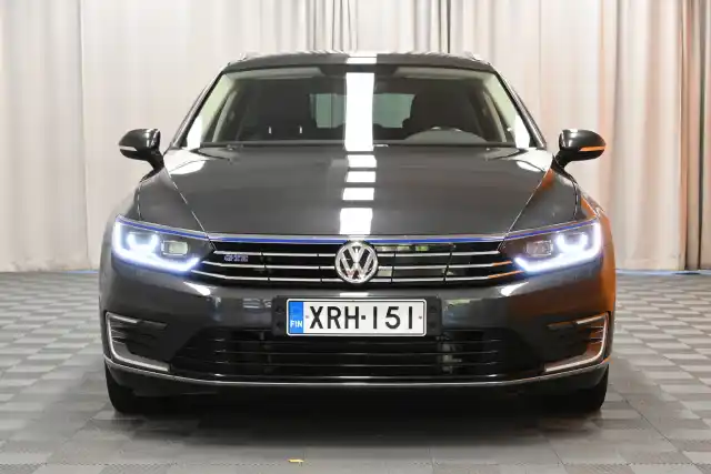 Harmaa Farmari, Volkswagen Passat – XRH-151