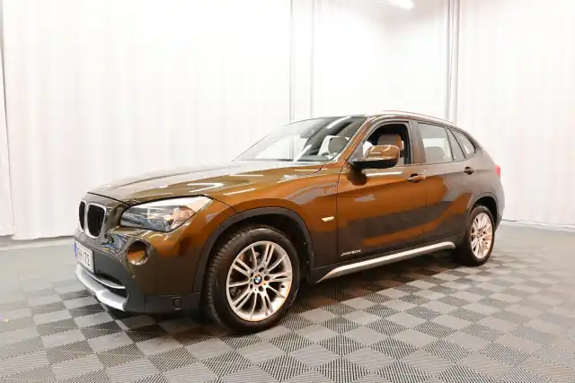 Musta Maastoauto, BMW X1 – XRH-172