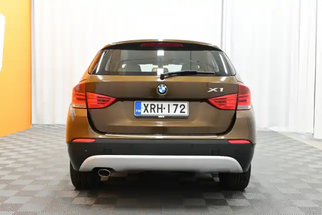 Musta Maastoauto, BMW X1 – XRH-172