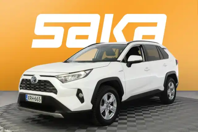 Valkoinen Maastoauto, Toyota RAV4 – XRH-665