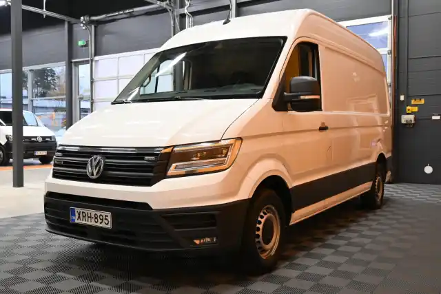 Valkoinen Pakettiauto, Volkswagen Crafter – XRH-895