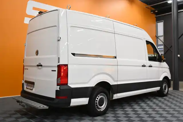 Valkoinen Pakettiauto, Volkswagen Crafter – XRH-895