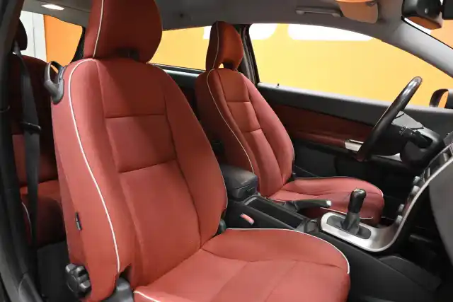 Musta Coupe, Volvo C30 – XRI-822