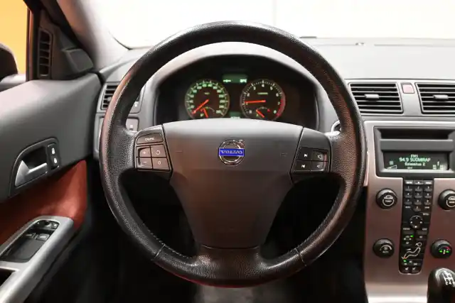 Musta Coupe, Volvo C30 – XRI-822