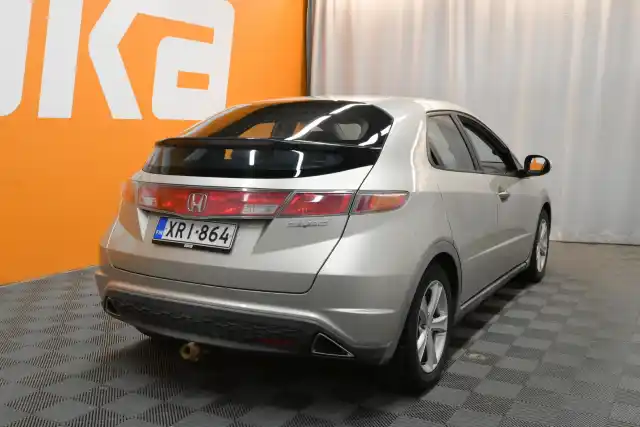 Ruskea (beige) Viistoperä, Honda Civic – XRI-864