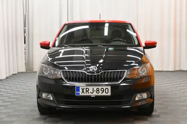 Musta Viistoperä, Skoda Fabia – XRJ-890