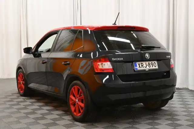 Musta Viistoperä, Skoda Fabia – XRJ-890