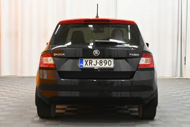 Musta Viistoperä, Skoda Fabia – XRJ-890