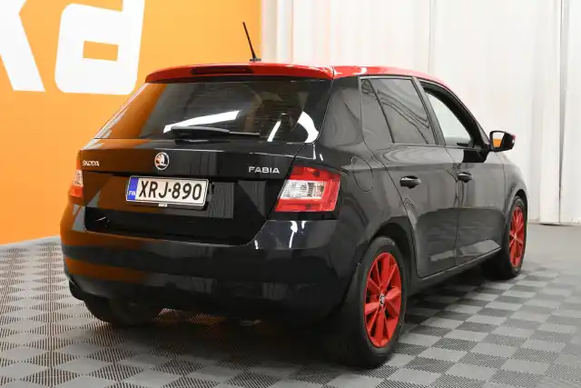 Musta Viistoperä, Skoda Fabia – XRJ-890