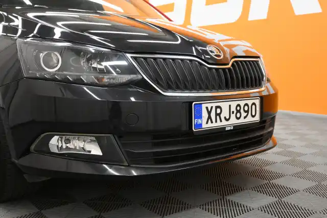 Musta Viistoperä, Skoda Fabia – XRJ-890