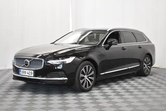 Musta Farmari, Volvo V90 – XRK-409