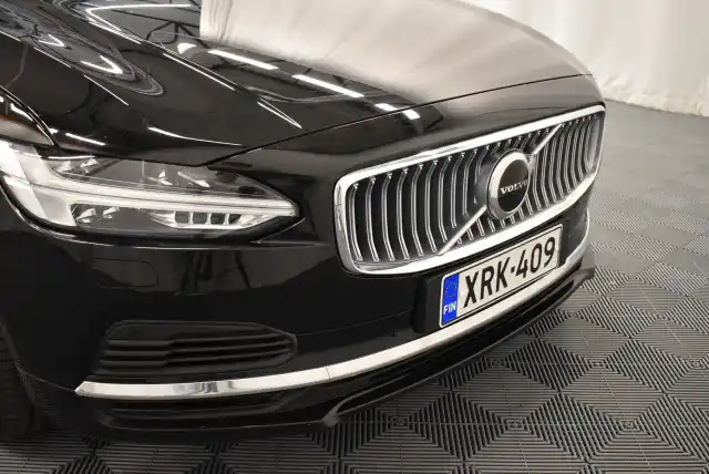 Musta Farmari, Volvo V90 – XRK-409