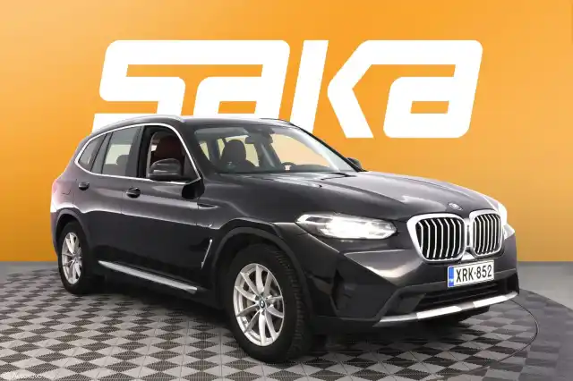 Musta Maastoauto, BMW X3 – XRK-852