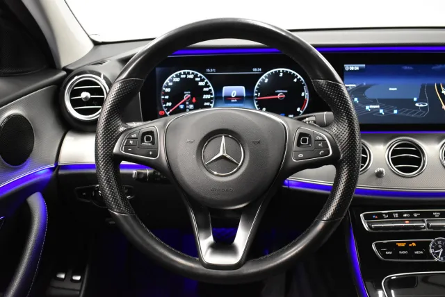 Sininen Farmari, Mercedes-Benz E – XRL-117