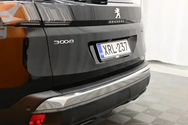 Musta Maastoauto, Peugeot 3008 – XRL-237