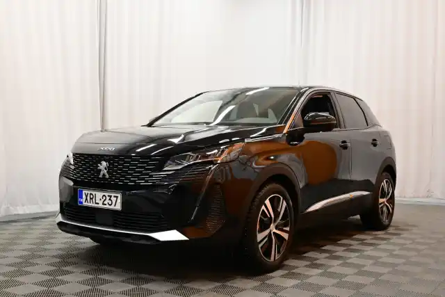 Musta Maastoauto, Peugeot 3008 – XRL-237