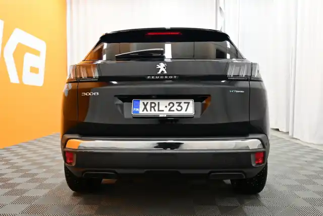 Musta Maastoauto, Peugeot 3008 – XRL-237