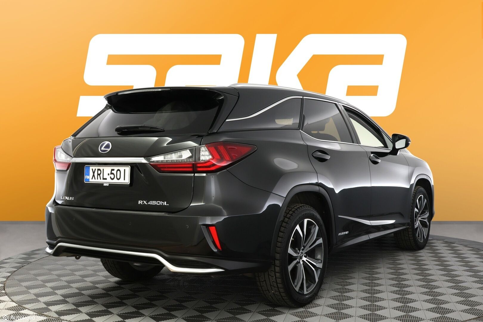 Musta Maastoauto, Lexus RX – XRL-501