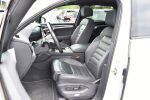 Valkoinen Maastoauto, Volkswagen Touareg – XRM-697, kuva 3