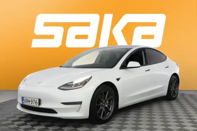 Valkoinen Sedan, Tesla Model 3 – XRM-976