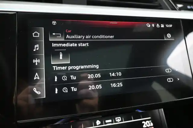 Valkoinen Maastoauto, Audi e-tron – XRO-290