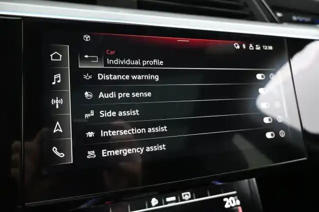 Valkoinen Maastoauto, Audi e-tron – XRO-290