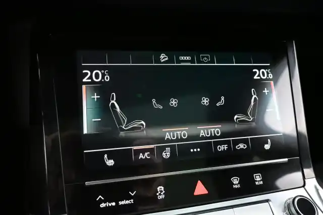 Valkoinen Maastoauto, Audi e-tron – XRO-290