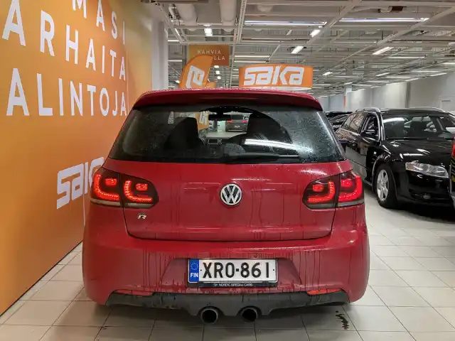 Punainen Viistoperä, Volkswagen Golf – XRO-861