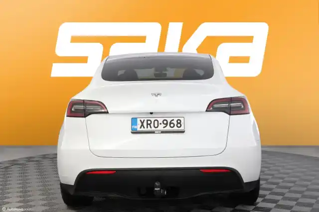 Valkoinen Maastoauto, Tesla Model Y – XRO-968