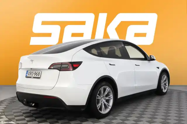 Valkoinen Maastoauto, Tesla Model Y – XRO-968