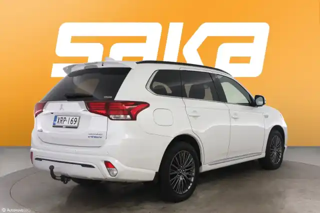 Valkoinen Farmari, Mitsubishi OUTLANDER PHEV – XRP-169