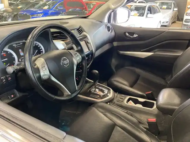 Valkoinen Pakettiauto, Nissan NP300 – XRP-270
