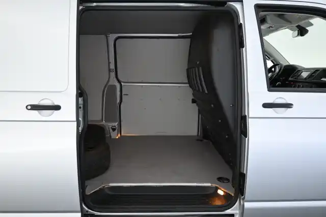 Hopea Pakettiauto, Volkswagen Transporter – XRP-311