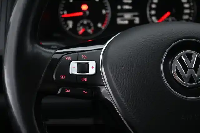 Hopea Pakettiauto, Volkswagen Transporter – XRP-311