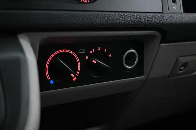 Hopea Pakettiauto, Volkswagen Transporter – XRP-311