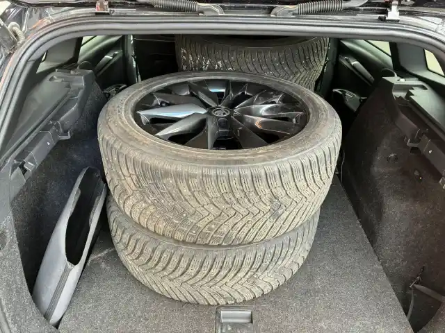 Musta Maastoauto, Skoda Enyaq – XRP-861