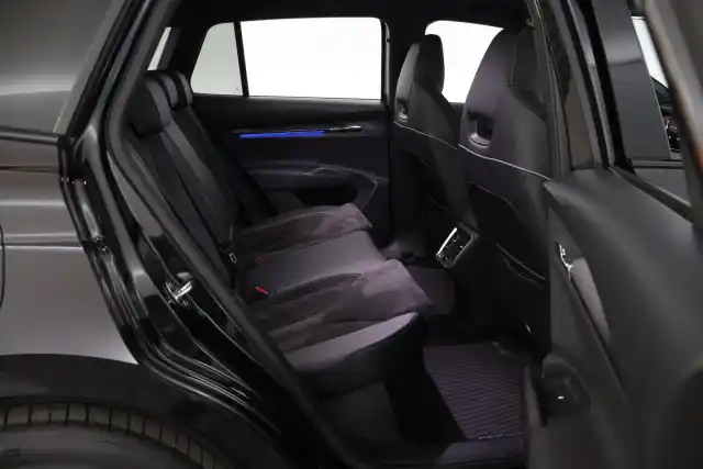 Musta Maastoauto, Skoda Enyaq – XRP-861